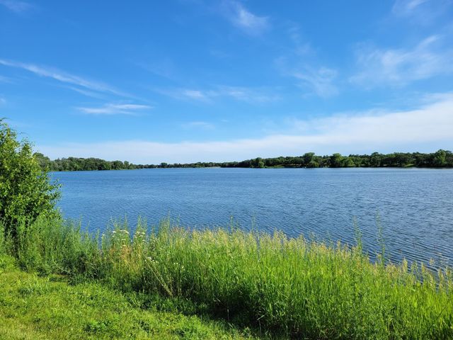 1844 E Shore Drive, Maplewood, MN 55109