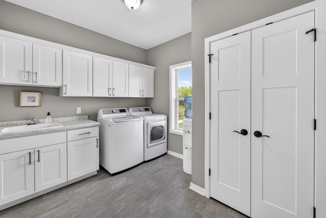 4419 Eagle Ridge Lane, Windsor, WI 53598