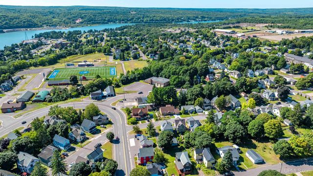 1115 Summit Street, Hancock, MI 49930