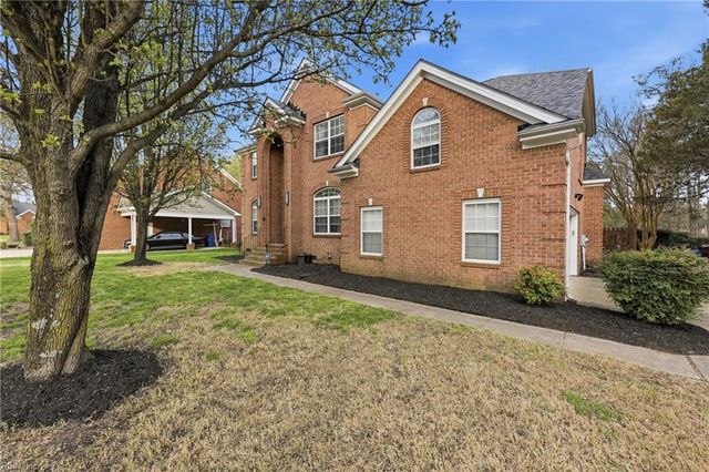 1501 James LNDG, Chesapeake, VA 23321
