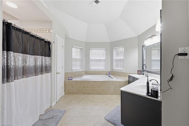 1501 James LNDG, Chesapeake, VA 23321