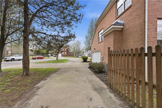 1501 James LNDG, Chesapeake, VA 23321