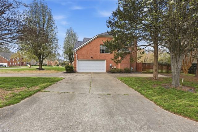 1501 James LNDG, Chesapeake, VA 23321