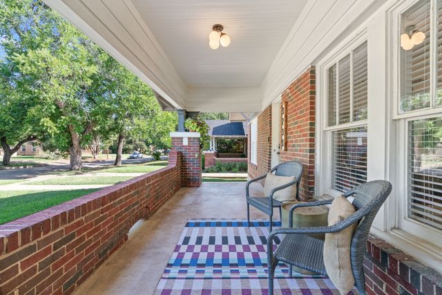 3233 Lipscomb Street, Fort Worth, TX 76110