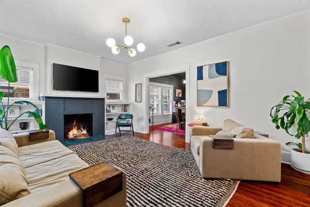 3233 Lipscomb Street, Fort Worth, TX 76110