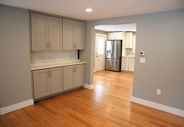 17 Maple St, Westford, MA 01886