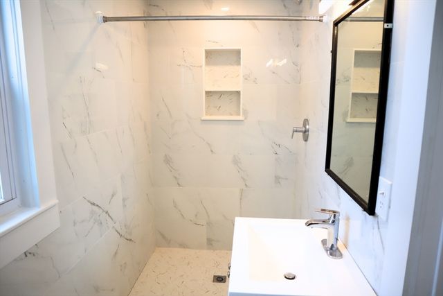 17 Maple St, Westford, MA 01886