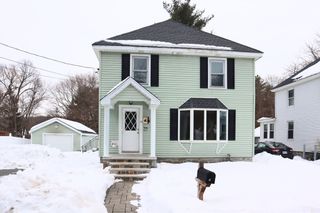 17 Maple St, Westford, MA 01886