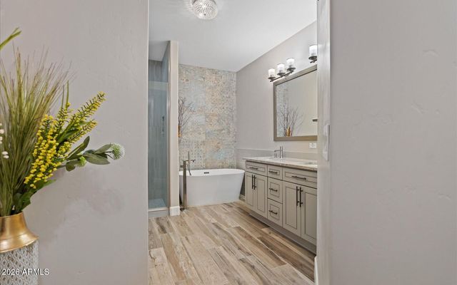 5350 E DEER VALLEY Drive 1250, Phoenix, AZ 85054