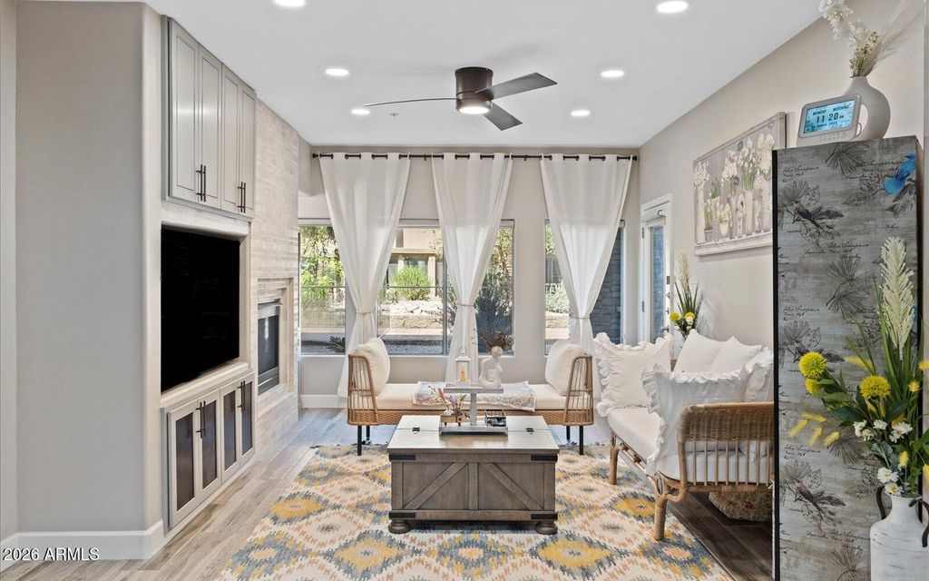 5350 E DEER VALLEY Drive 1250, Phoenix, AZ 85054