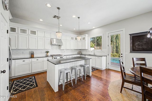 2975 E COMSTOCK Drive, Gilbert, AZ 85296