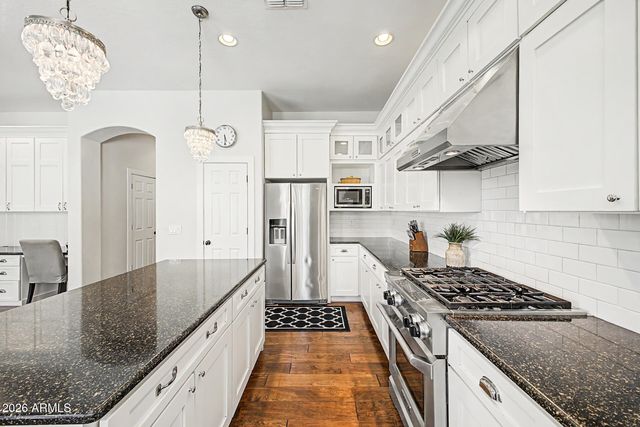 2975 E COMSTOCK Drive, Gilbert, AZ 85296