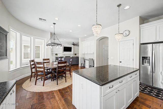 2975 E COMSTOCK Drive, Gilbert, AZ 85296
