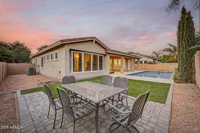 2975 E COMSTOCK Drive, Gilbert, AZ 85296