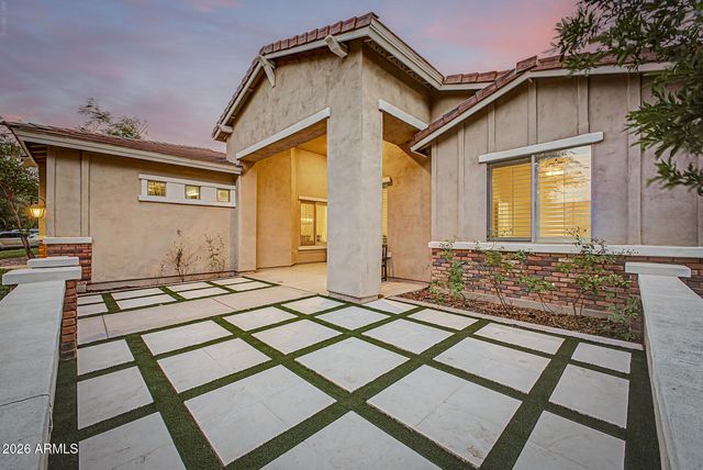 2975 E COMSTOCK Drive, Gilbert, AZ 85296