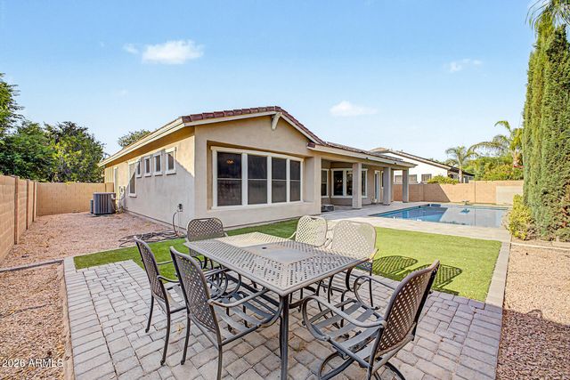 2975 E COMSTOCK Drive, Gilbert, AZ 85296