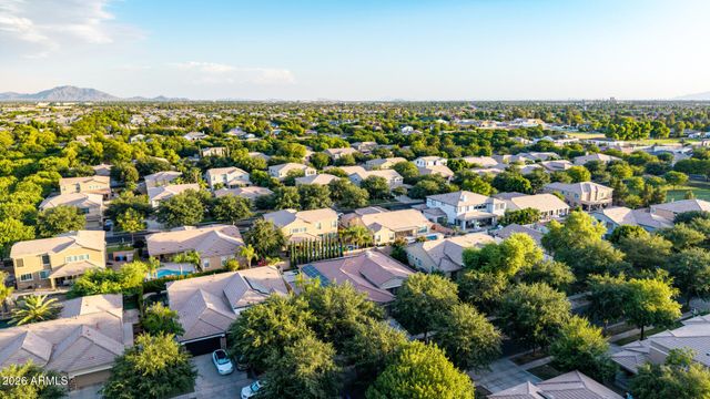 2975 E COMSTOCK Drive, Gilbert, AZ 85296