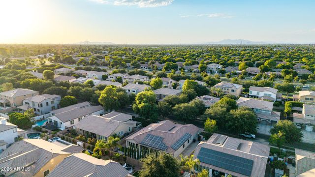 2975 E COMSTOCK Drive, Gilbert, AZ 85296