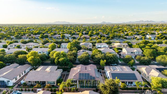 2975 E COMSTOCK Drive, Gilbert, AZ 85296