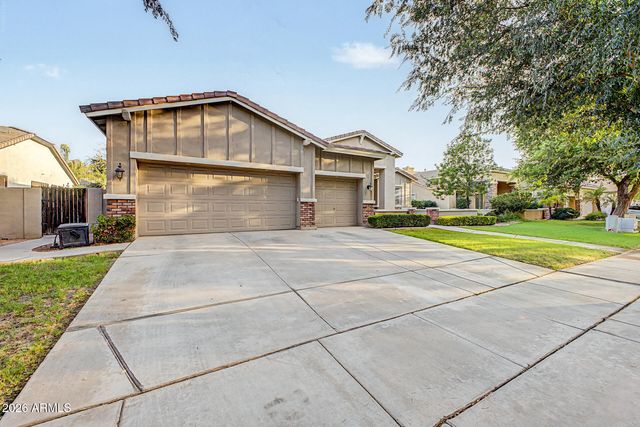 2975 E COMSTOCK Drive, Gilbert, AZ 85296