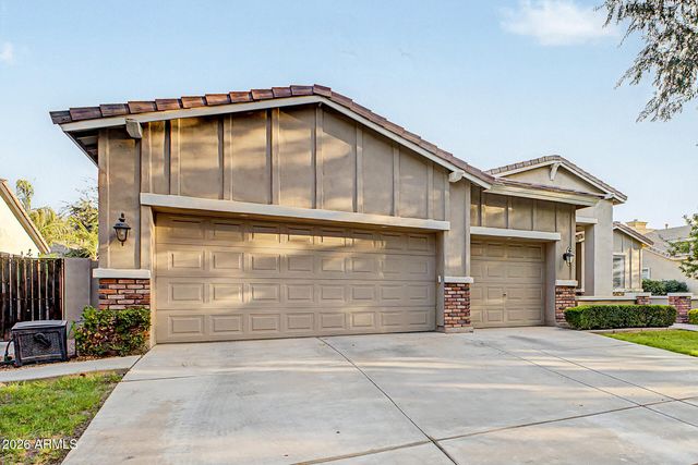 2975 E COMSTOCK Drive, Gilbert, AZ 85296