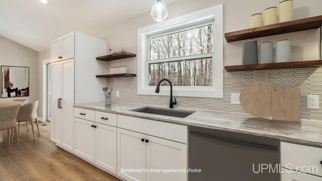 N3846 Traders Mine Road, Iron Mountain, MI 49801