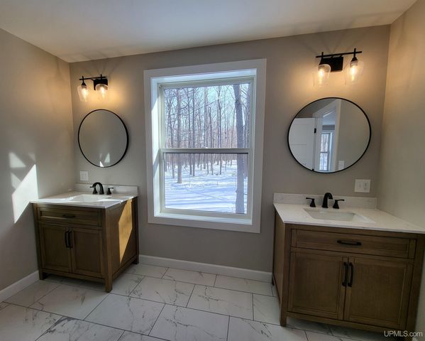 N3846 Traders Mine Road, Iron Mountain, MI 49801