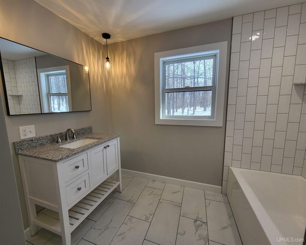 N3846 Traders Mine Road, Iron Mountain, MI 49801