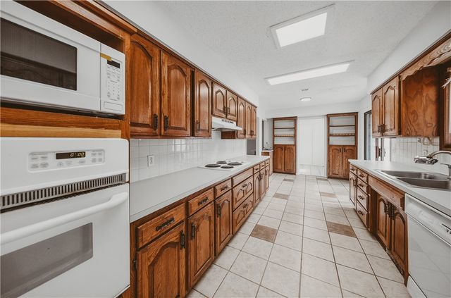 1 Basore Circle, Bella Vista, AR 72715