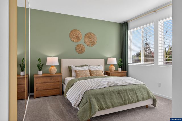 1065 Clemson St, Woodburn, OR 97071