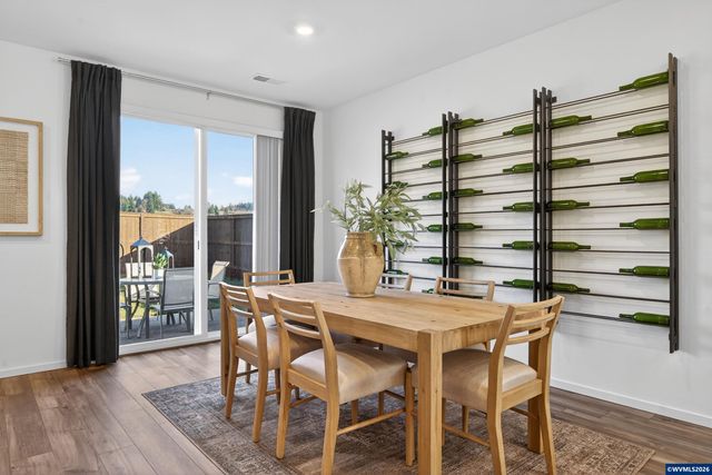 1065 Clemson St, Woodburn, OR 97071