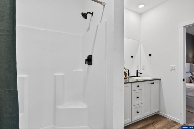 1065 Clemson St, Woodburn, OR 97071