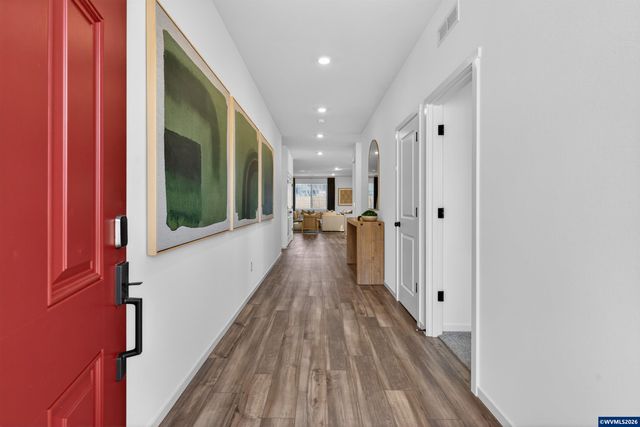 1065 Clemson St, Woodburn, OR 97071