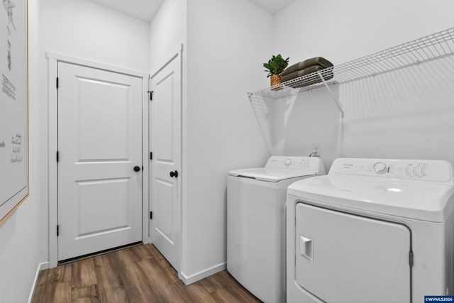 1065 Clemson St, Woodburn, OR 97071