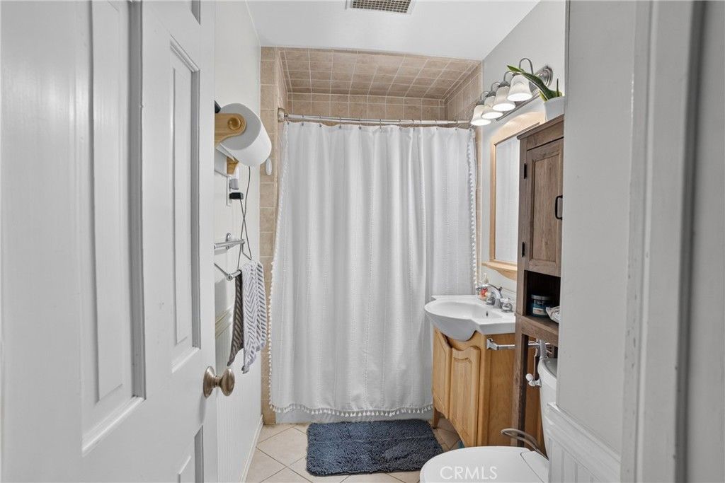 Image 18 of property listing at 15912 Rexroth Street, Mojave, CA 93501