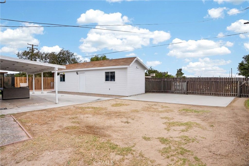 Image 24 of property listing at 15912 Rexroth Street, Mojave, CA 93501