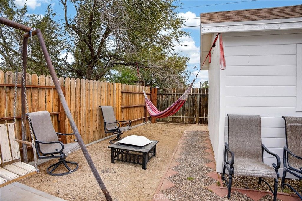 Image 28 of property listing at 15912 Rexroth Street, Mojave, CA 93501