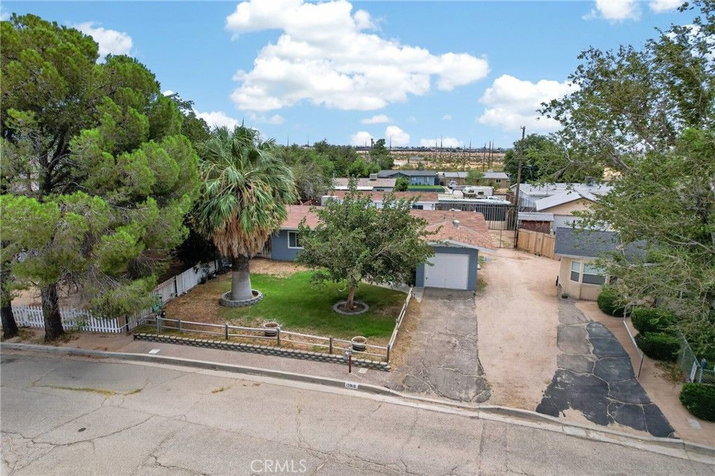 Image 32 of property listing at 15912 Rexroth Street, Mojave, CA 93501