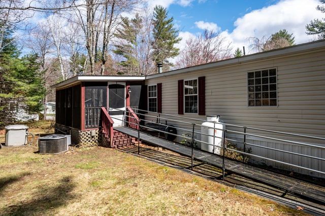 10 Lark Lane, Rochester, NH 03868