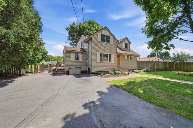 1 Summit Terrace, Peabody, MA 01960