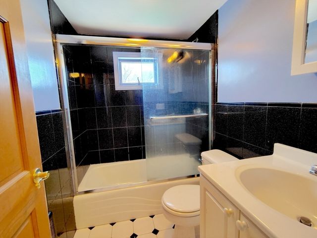 74 Thurlow Ave, Revere, MA 02151