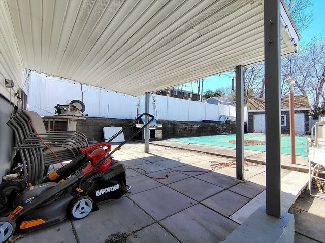 74 Thurlow Ave, Revere, MA 02151