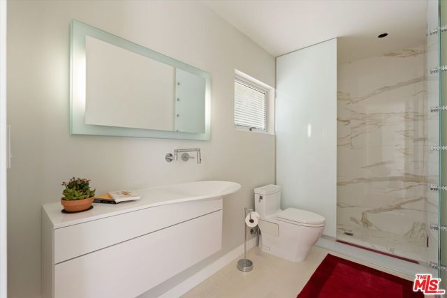 9422 Readcrest Drive, Beverly Hills, CA 90210