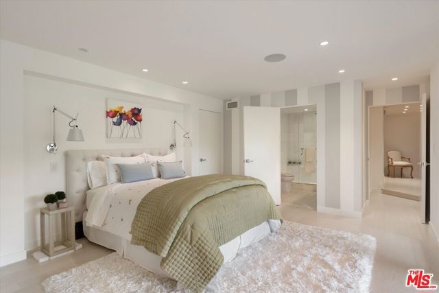 9422 Readcrest Drive, Beverly Hills, CA 90210