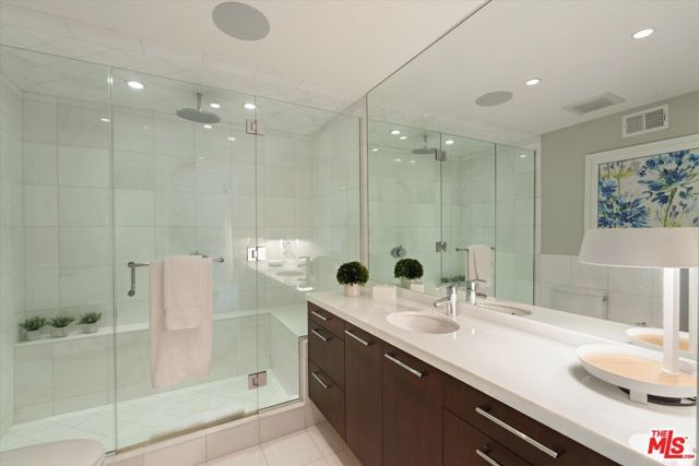 9422 Readcrest Drive, Beverly Hills, CA 90210