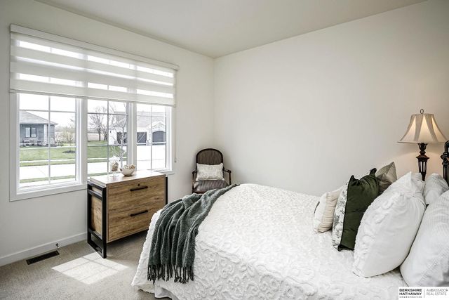 21714 K Street, Elkhorn, NE 68022