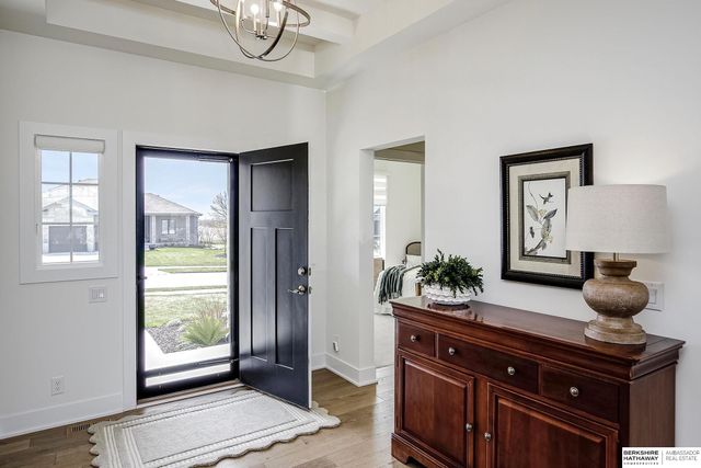 21714 K Street, Elkhorn, NE 68022