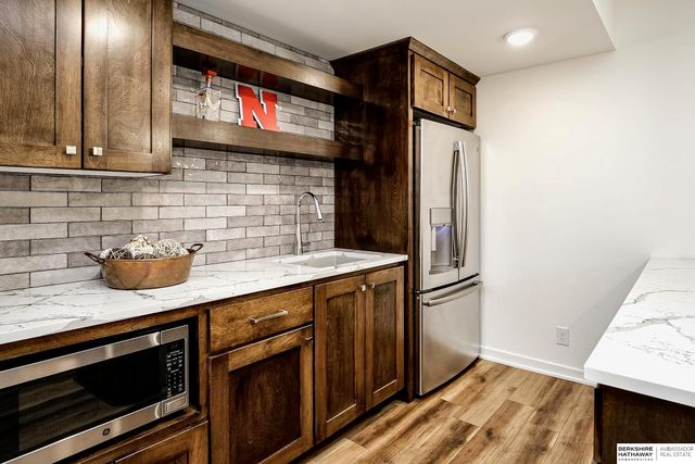 21714 K Street, Elkhorn, NE 68022