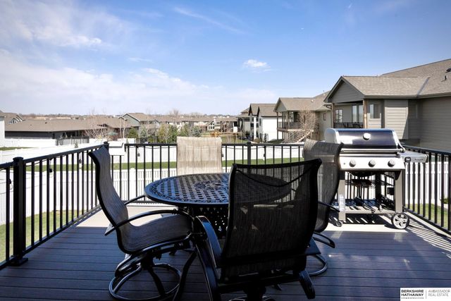 21714 K Street, Elkhorn, NE 68022