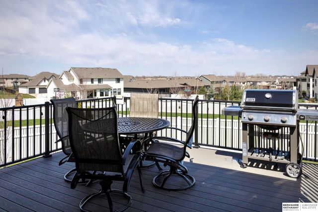 21714 K Street, Elkhorn, NE 68022